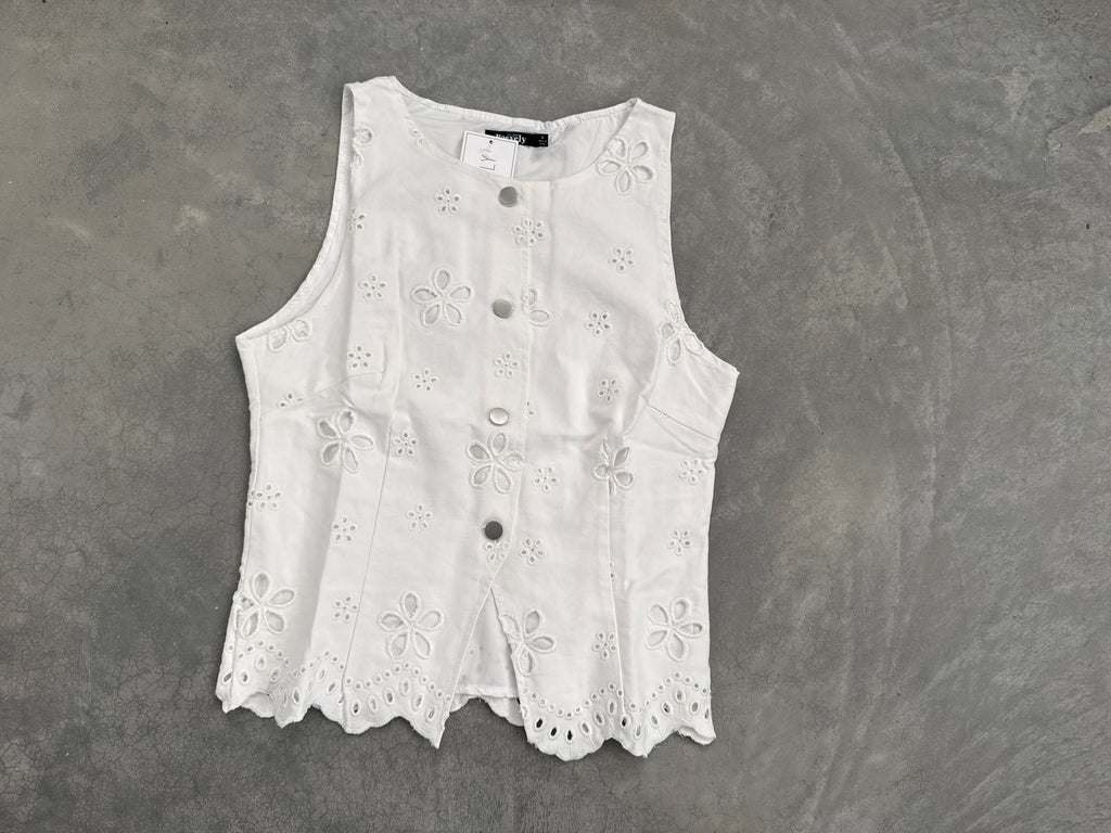 FINAL SALE - FLAWED Greta Eyelet Vest in White - Medium