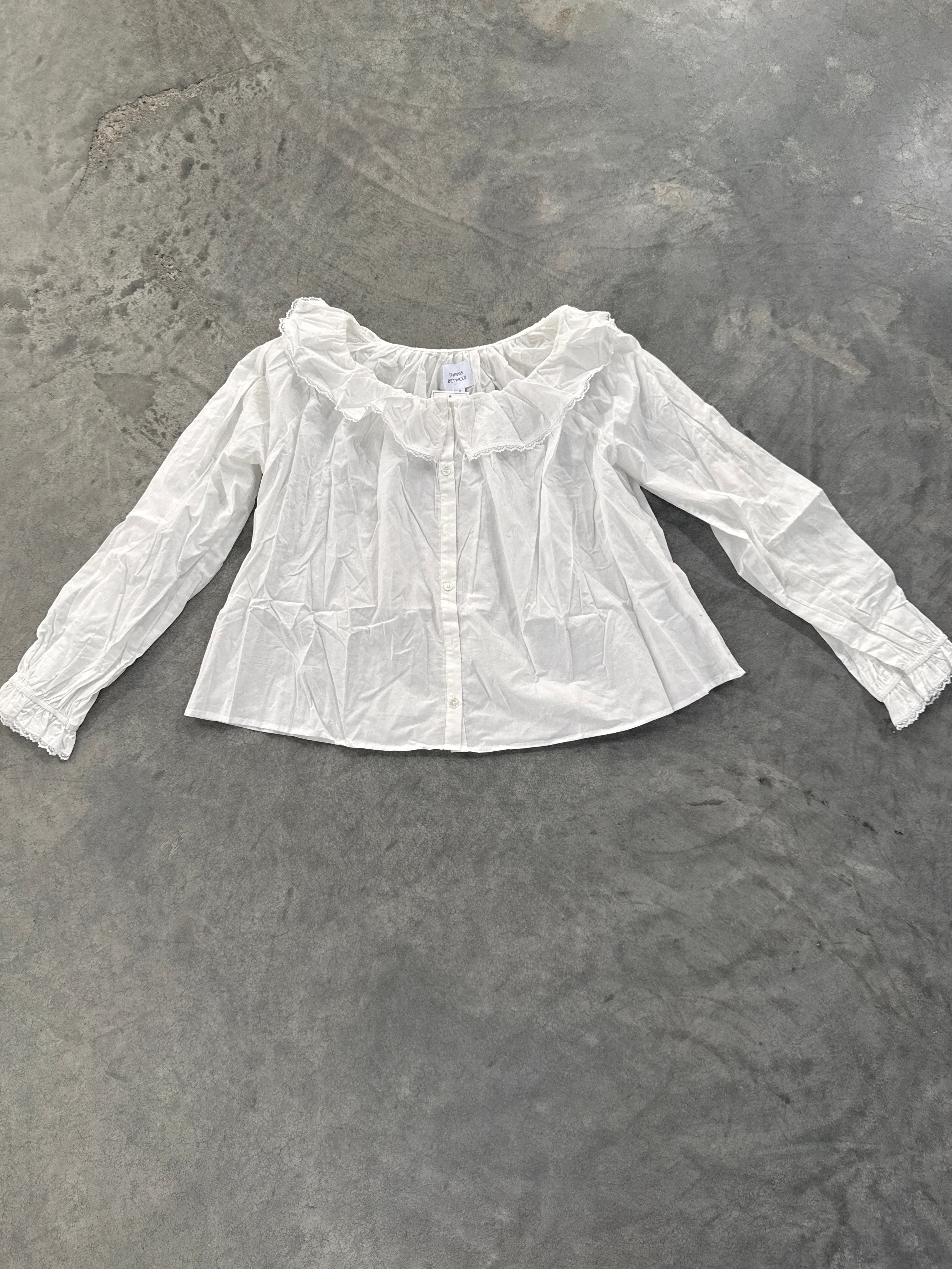 FINAL SALE - FLAWED Daphne Cotton Blouse in White - Medium Main image