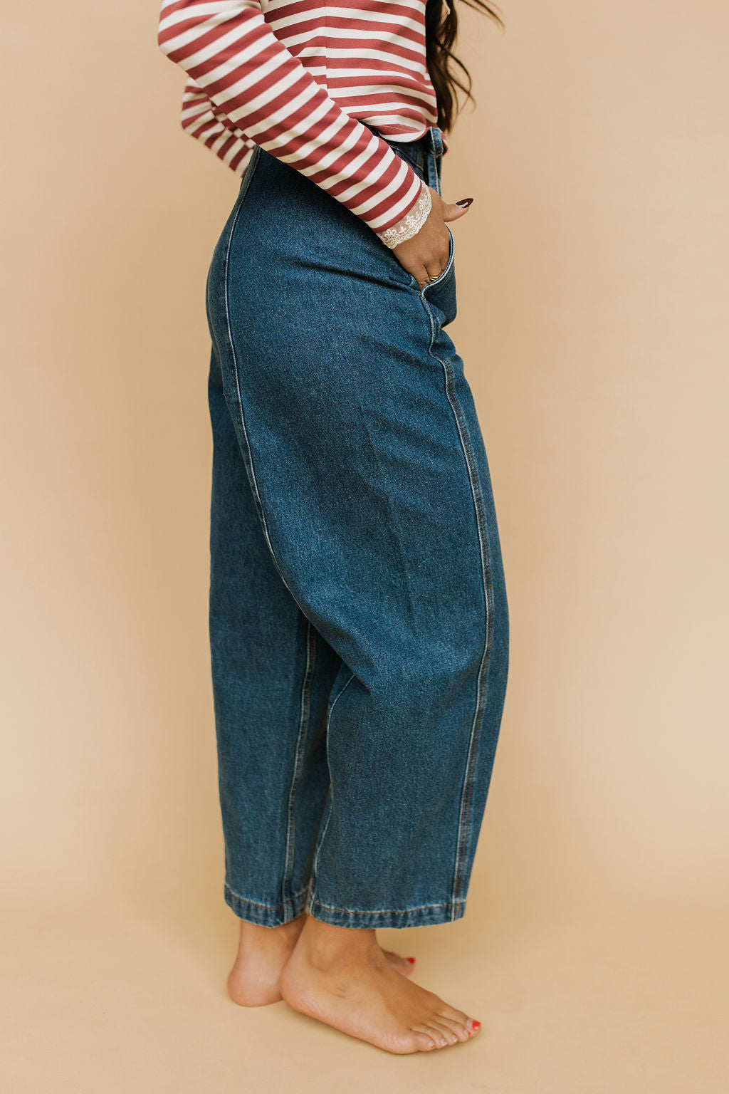 Collins Barrel Jeans in Dark Wash