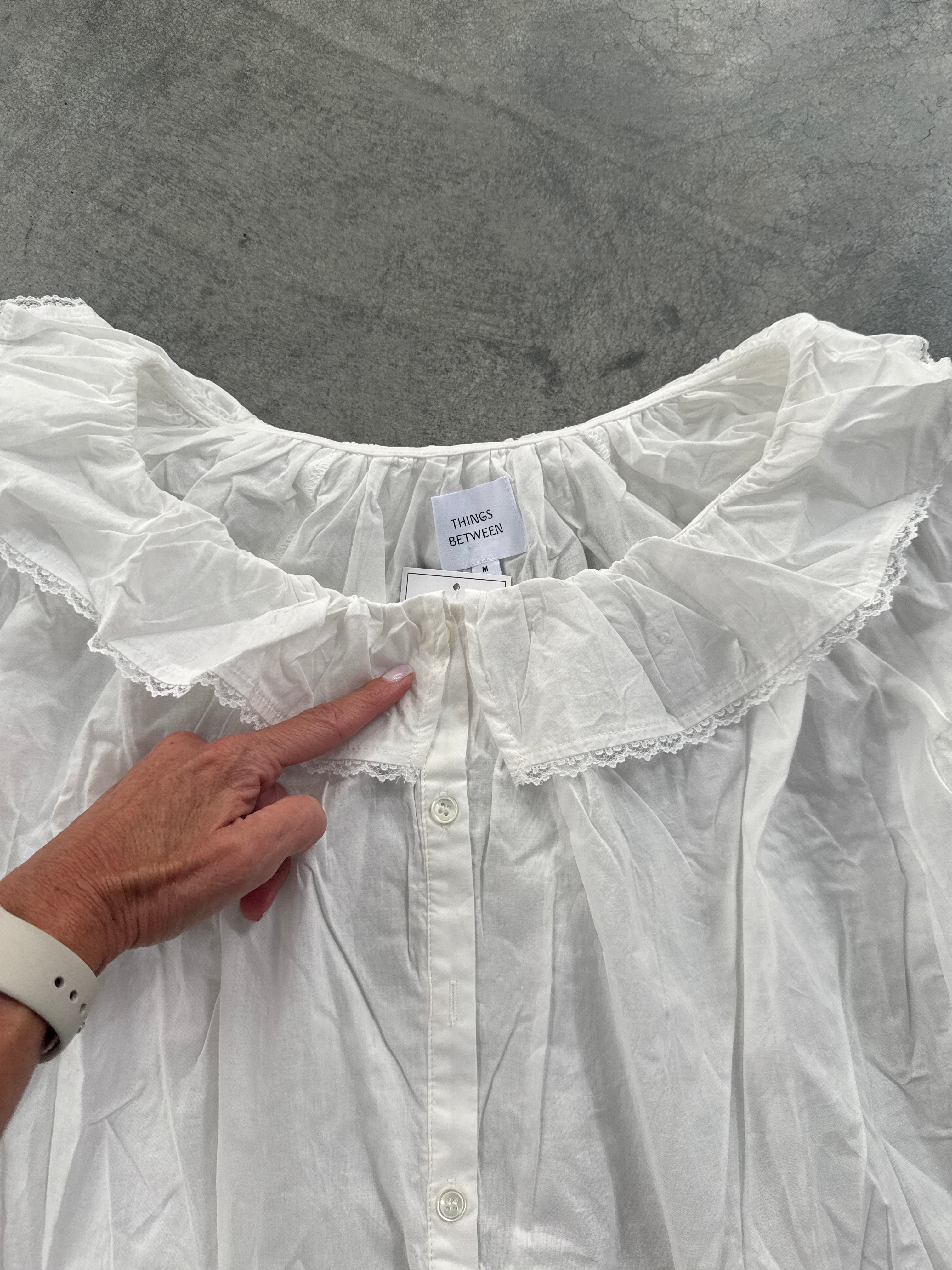 FINAL SALE - FLAWED Daphne Cotton Blouse in White - Medium Secondary image