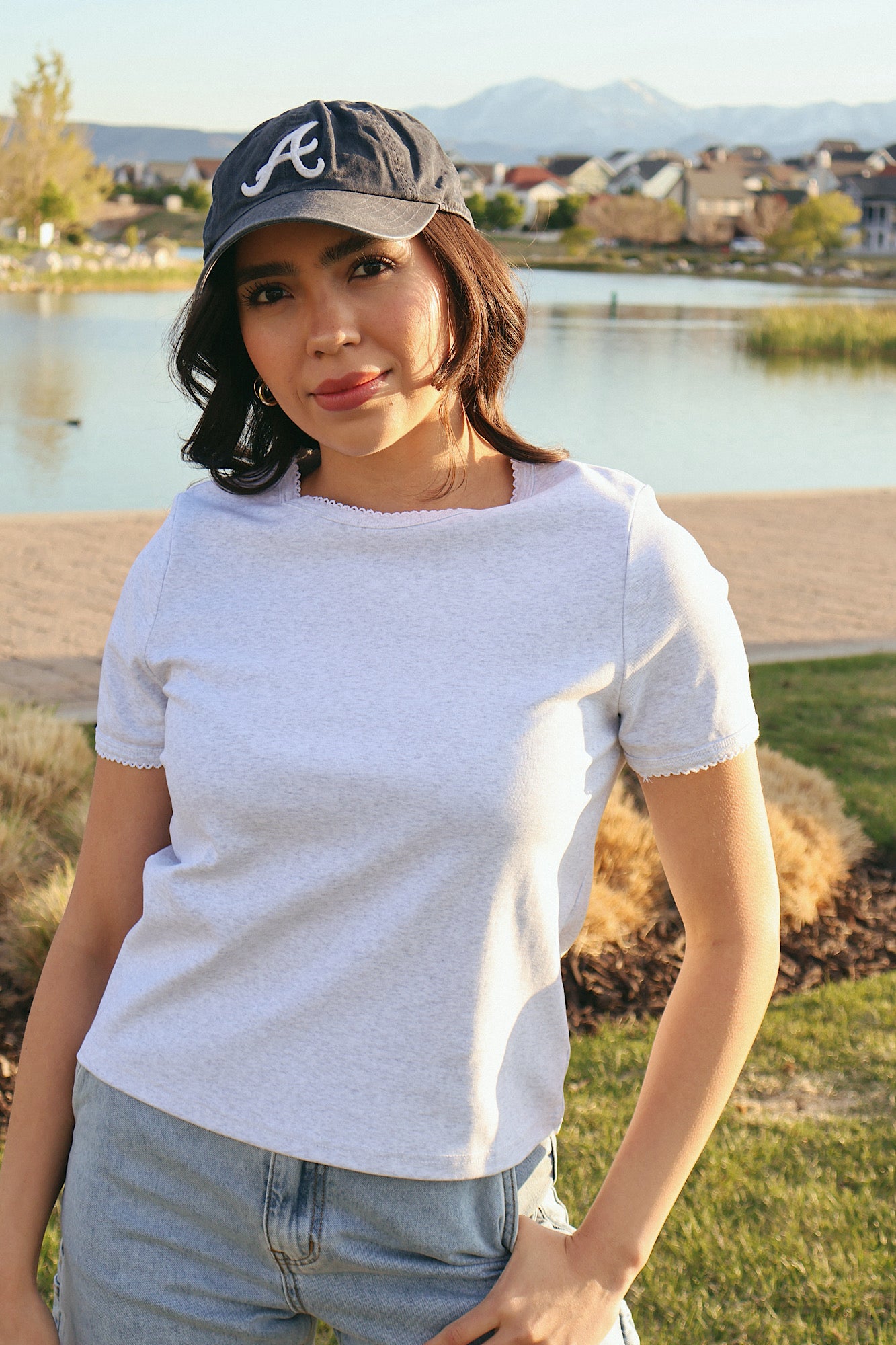 Scallop Edge Basic Tee in Grey