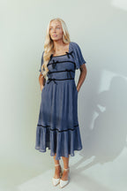 Clara Bow Midi in Navy