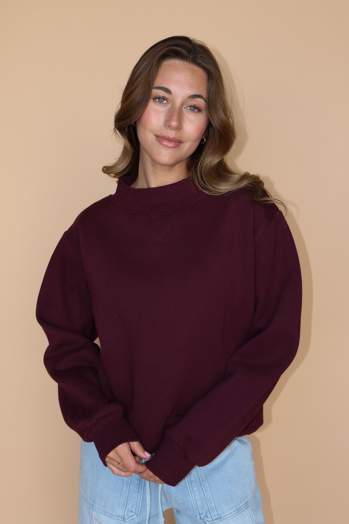Fleece Mock Neck Pullover in Maroon Secondary image