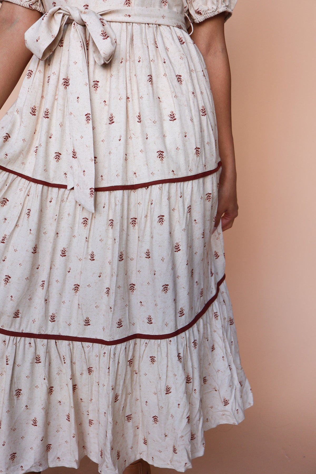 Goldie Floral Dress in Oatmeal
