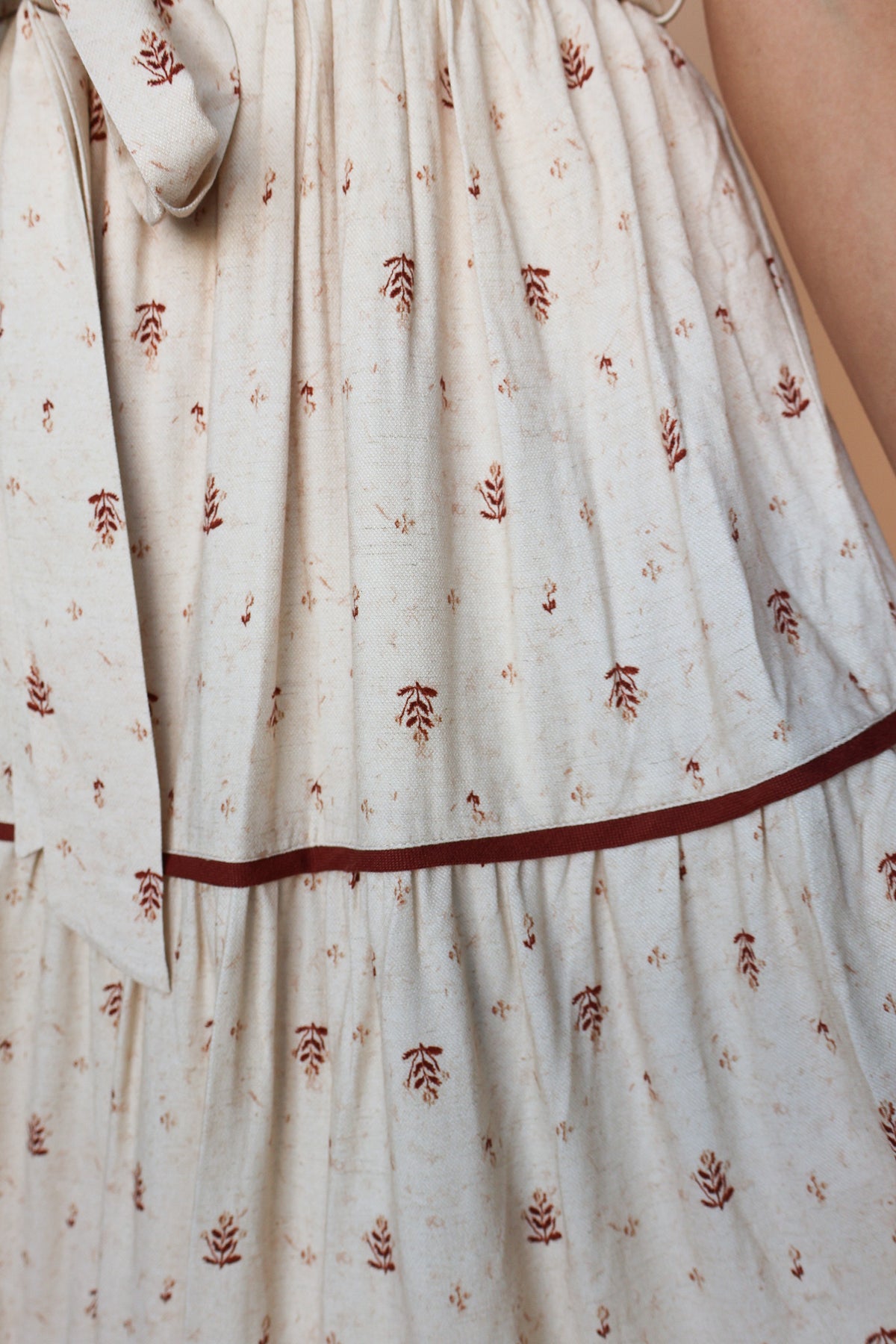 Goldie Floral Dress in Oatmeal