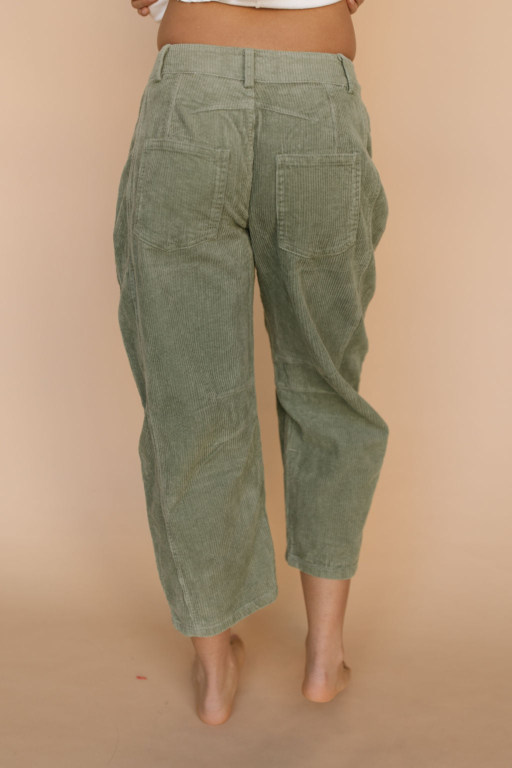 Aiden Corduroy Barrel Jeans in Olive Secondary image