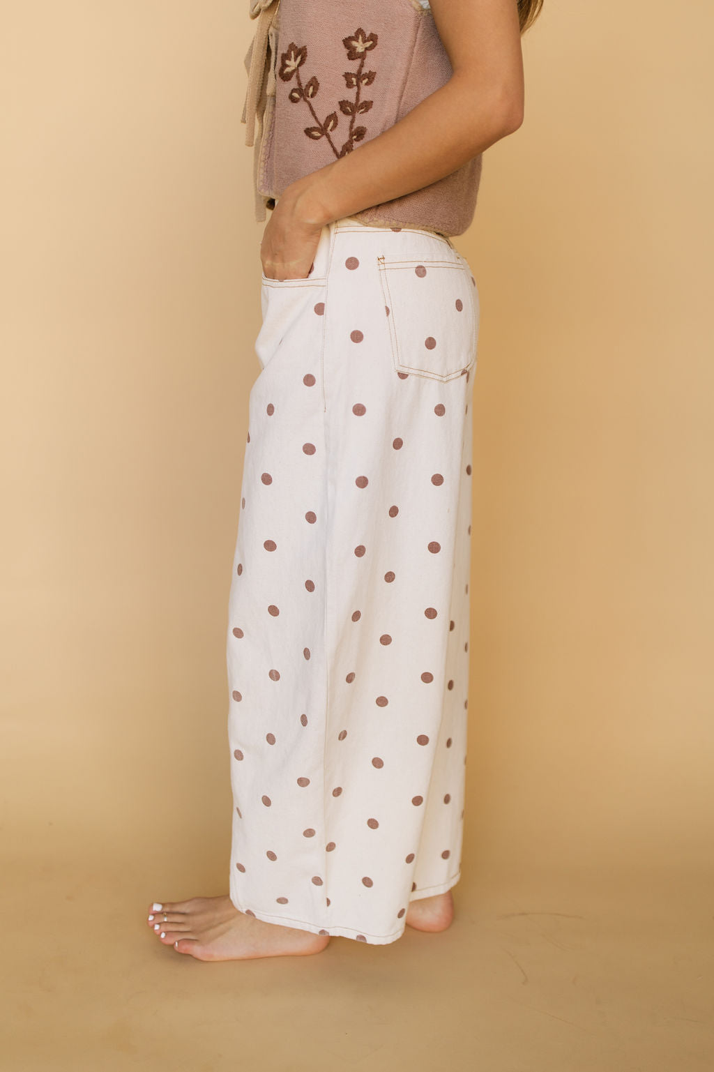 Dotted Barrel Jeans in Brown