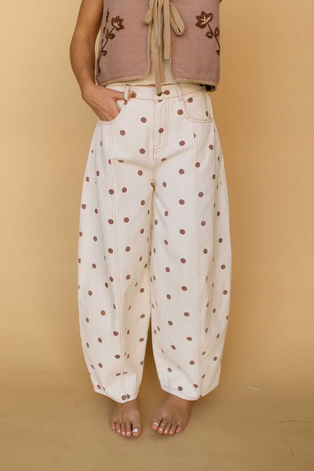 Dotted Barrel Jeans in Brown