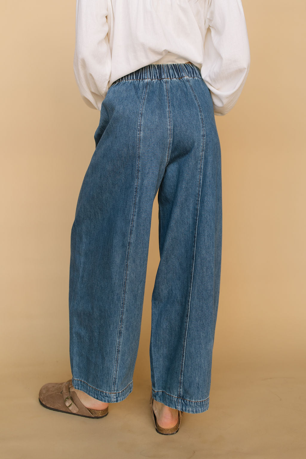 Brooke Barrel Jeans in Medium Wash