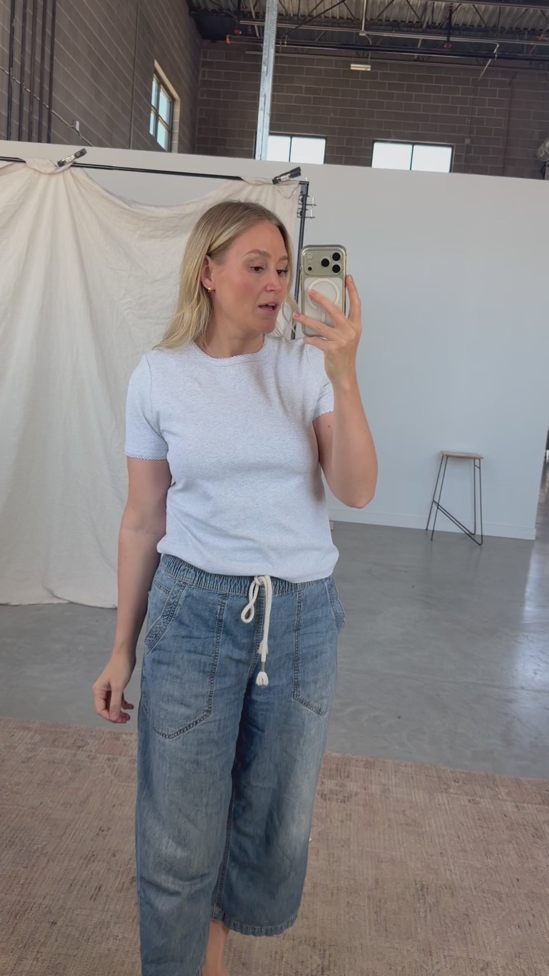Scallop Edge Basic Tee in Grey