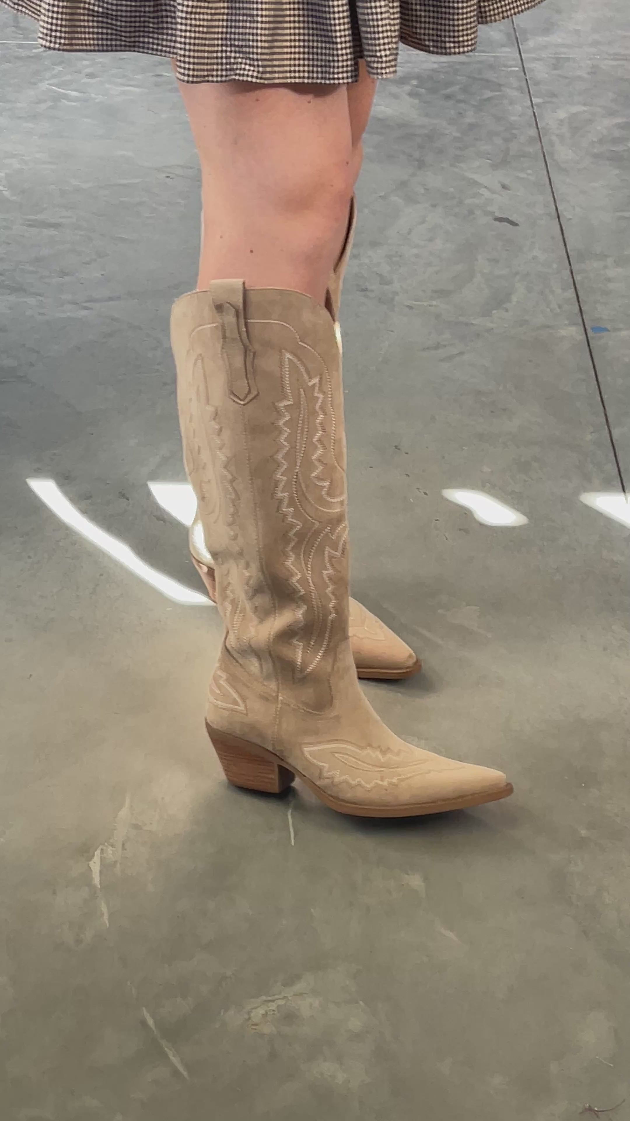 Tess Boots in Beige